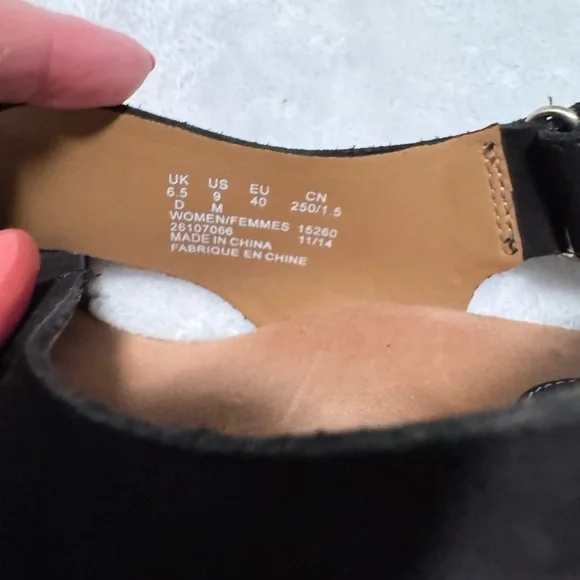 Clarks Women's Black and Tan Sandals - Picture 2 of 11